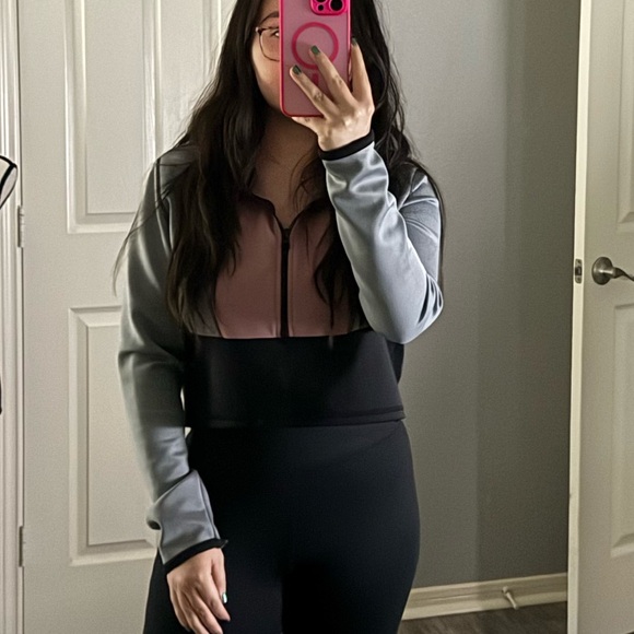 Out From Under Cropped Scuba Colorblock Hoodie Size Medium - Picture 7 of 7